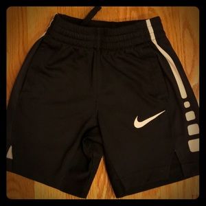 Boys Nike Dri Fit shorts Size 4-5 black